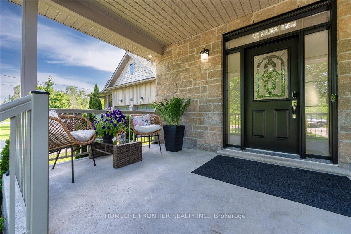 Photo 5 of 1664 Moyer Avenue, Innisfil, Alcona — HOMEH