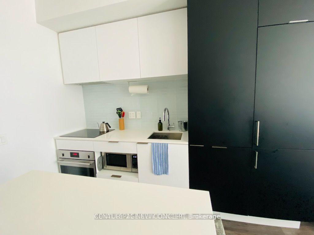 Photo 3 of Unit 701, 33 Helendale Avenue, Toronto, Yonge-Eglinton — HOMEH