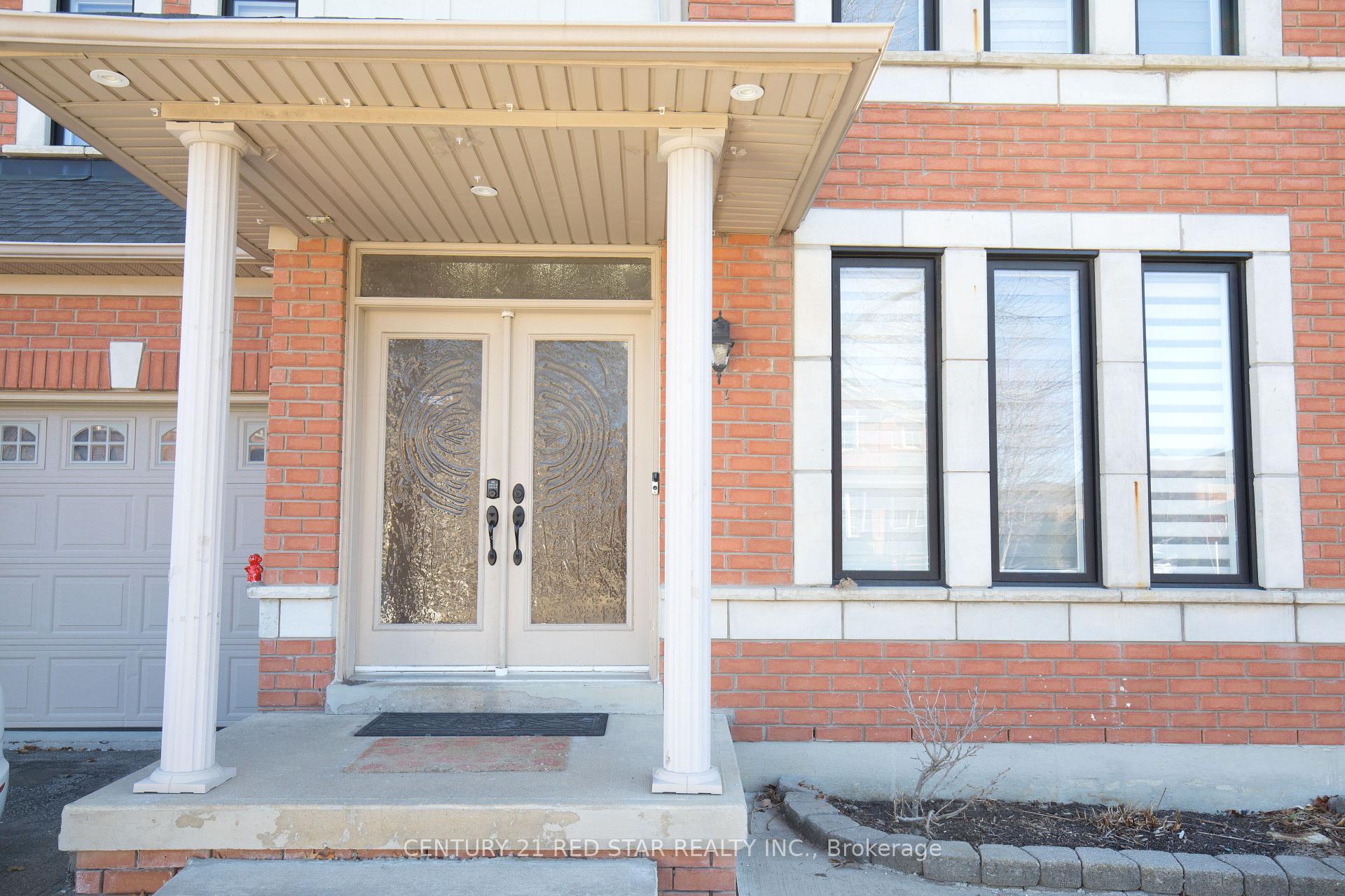 Photo 2 of 3 Okanagan Drive, Brampton, Sandringham-Wellington — HOMEH