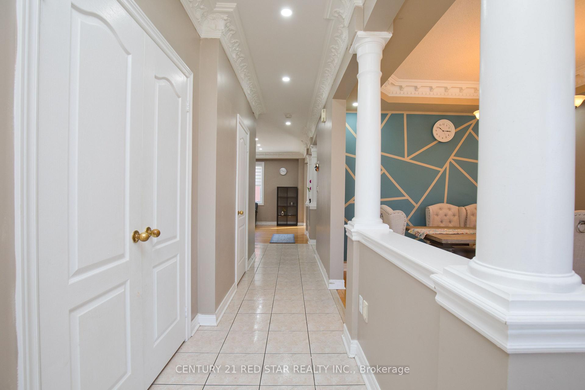 Photo 8 of 3 Okanagan Drive, Brampton, Sandringham-Wellington — HOMEH