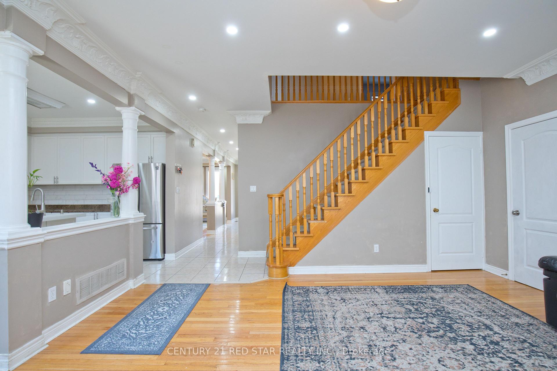Photo 12 of 3 Okanagan Drive, Brampton, Sandringham-Wellington — HOMEH