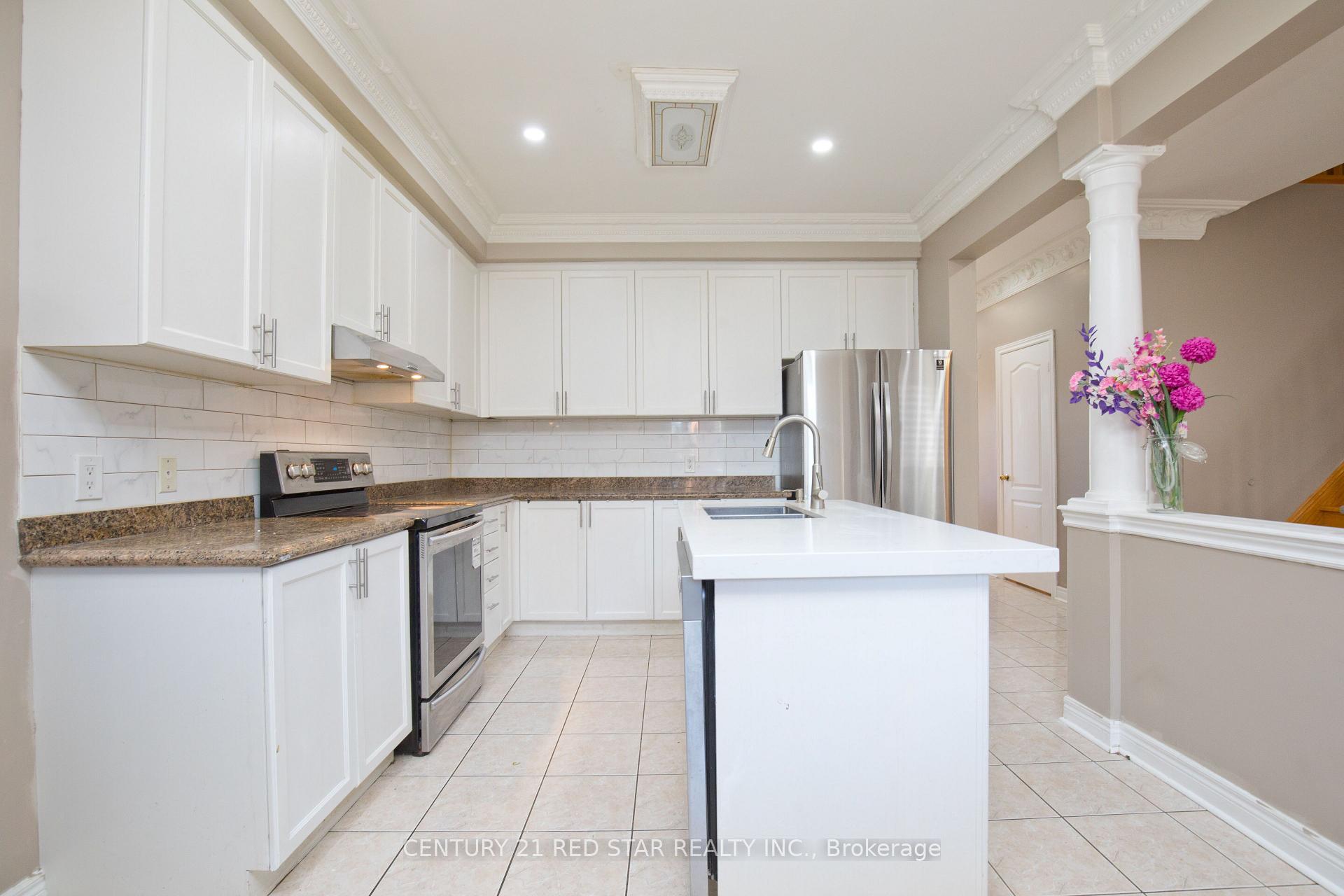 Photo 16 of 3 Okanagan Drive, Brampton, Sandringham-Wellington — HOMEH