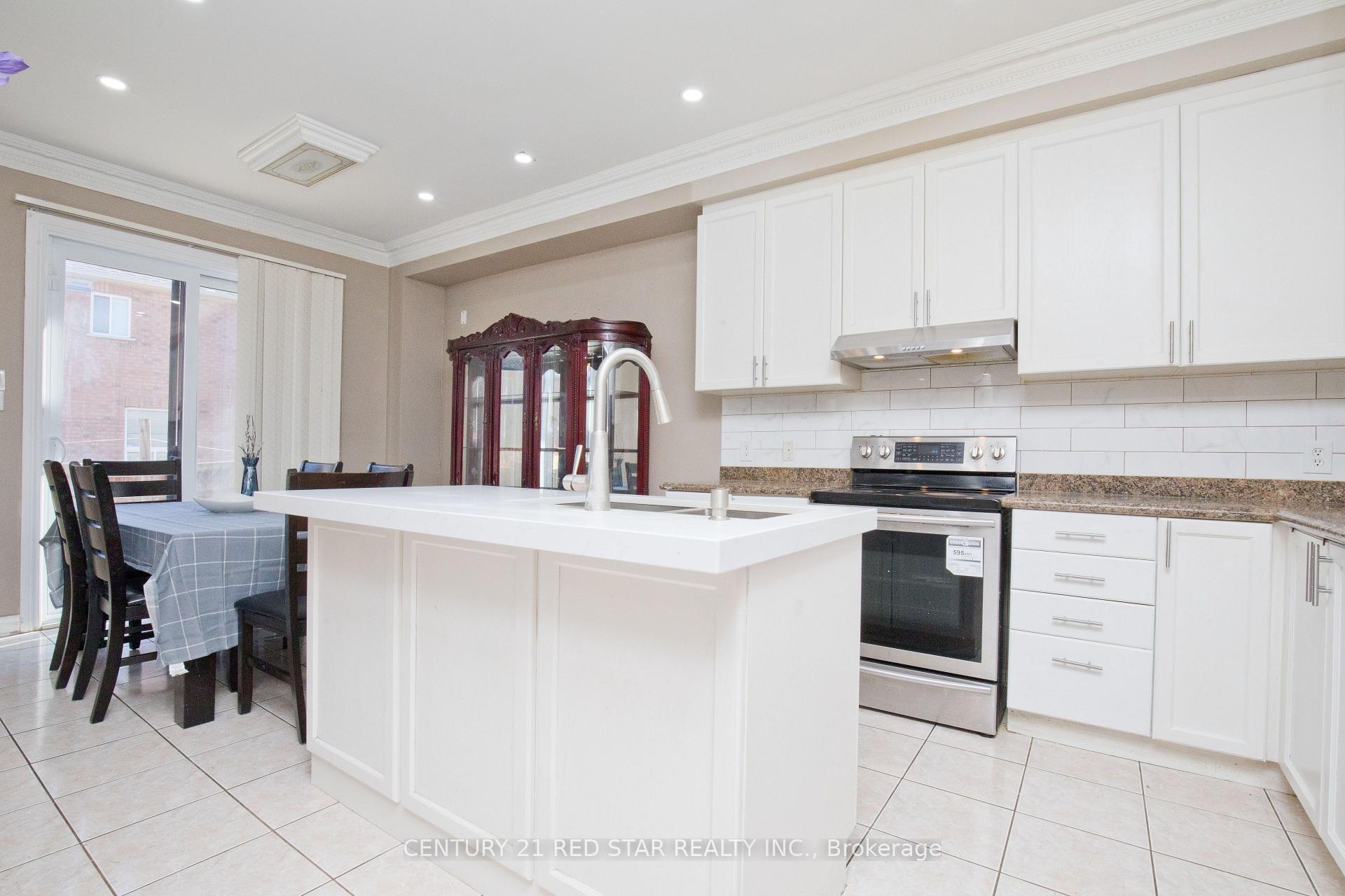 Photo 17 of 3 Okanagan Drive, Brampton, Sandringham-Wellington — HOMEH