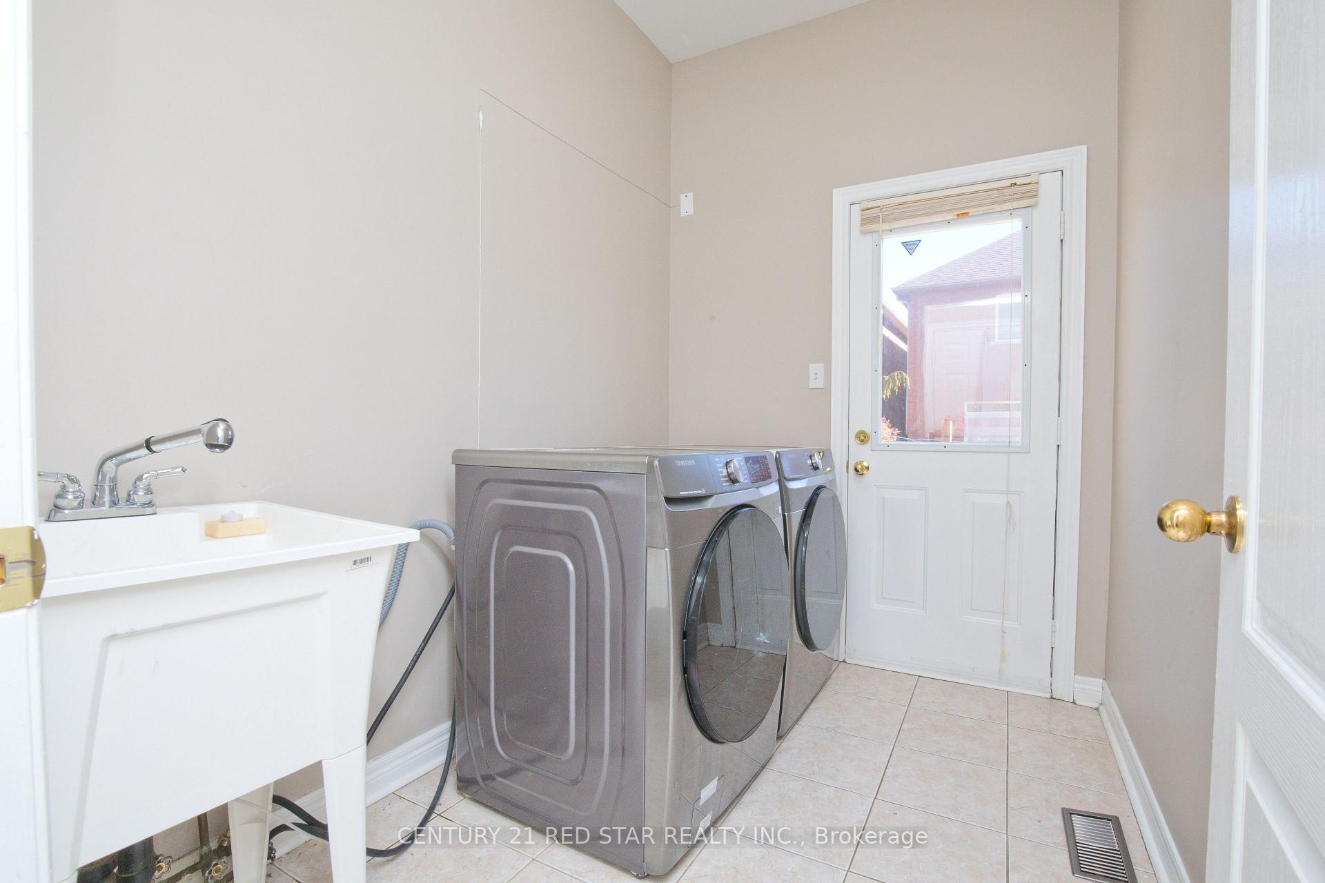 Photo 20 of 3 Okanagan Drive, Brampton, Sandringham-Wellington — HOMEH