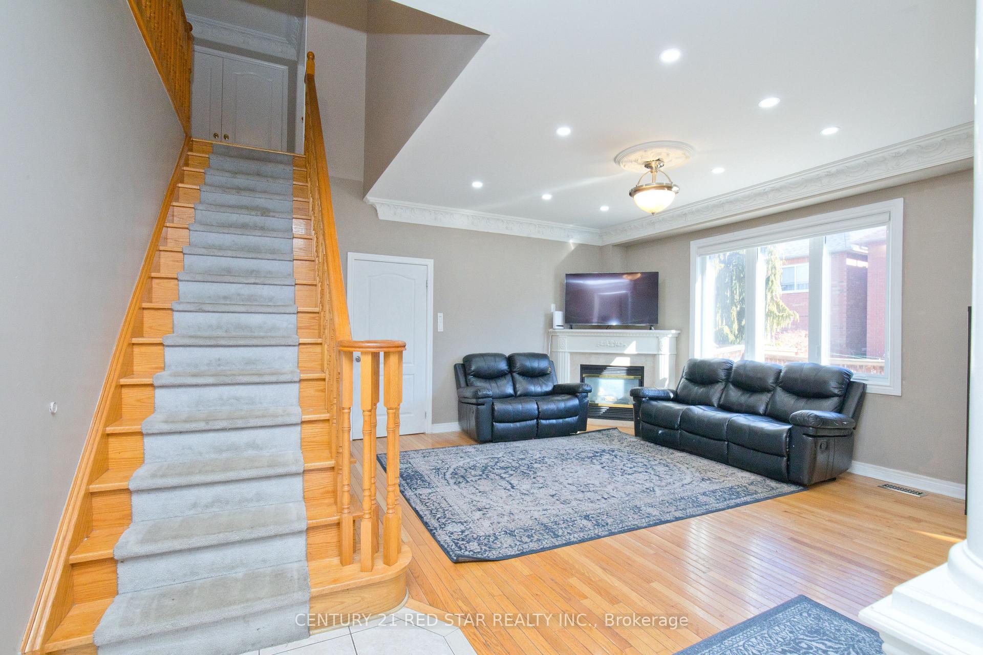 Photo 21 of 3 Okanagan Drive, Brampton, Sandringham-Wellington — HOMEH