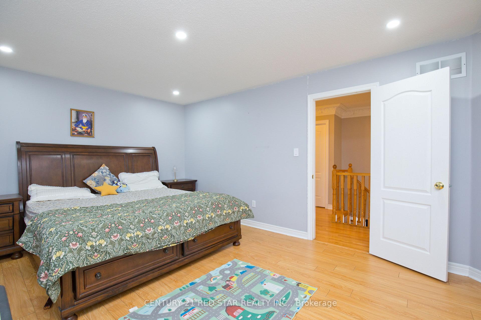 Photo 31 of 3 Okanagan Drive, Brampton, Sandringham-Wellington — HOMEH