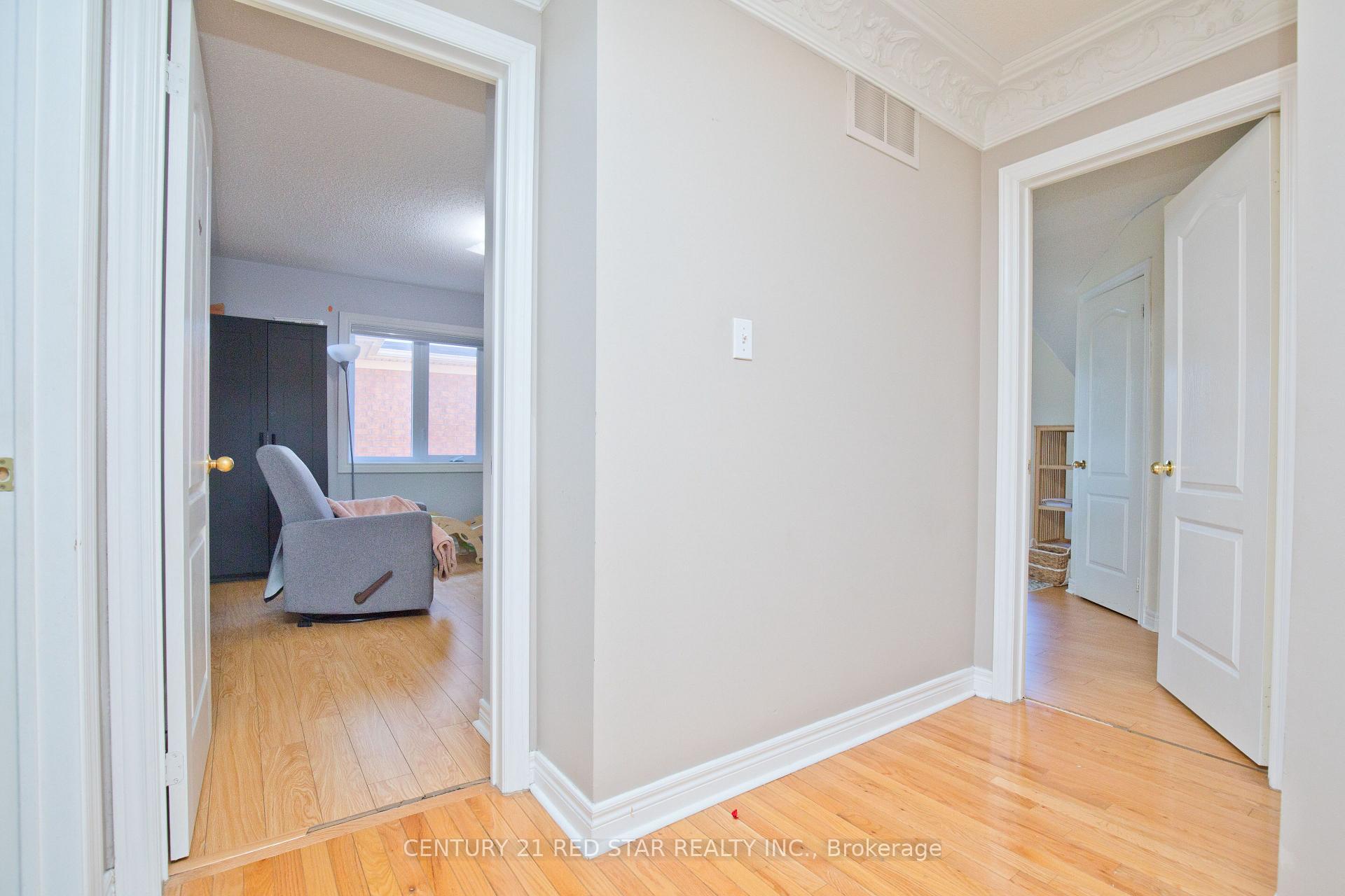 Photo 33 of 3 Okanagan Drive, Brampton, Sandringham-Wellington — HOMEH