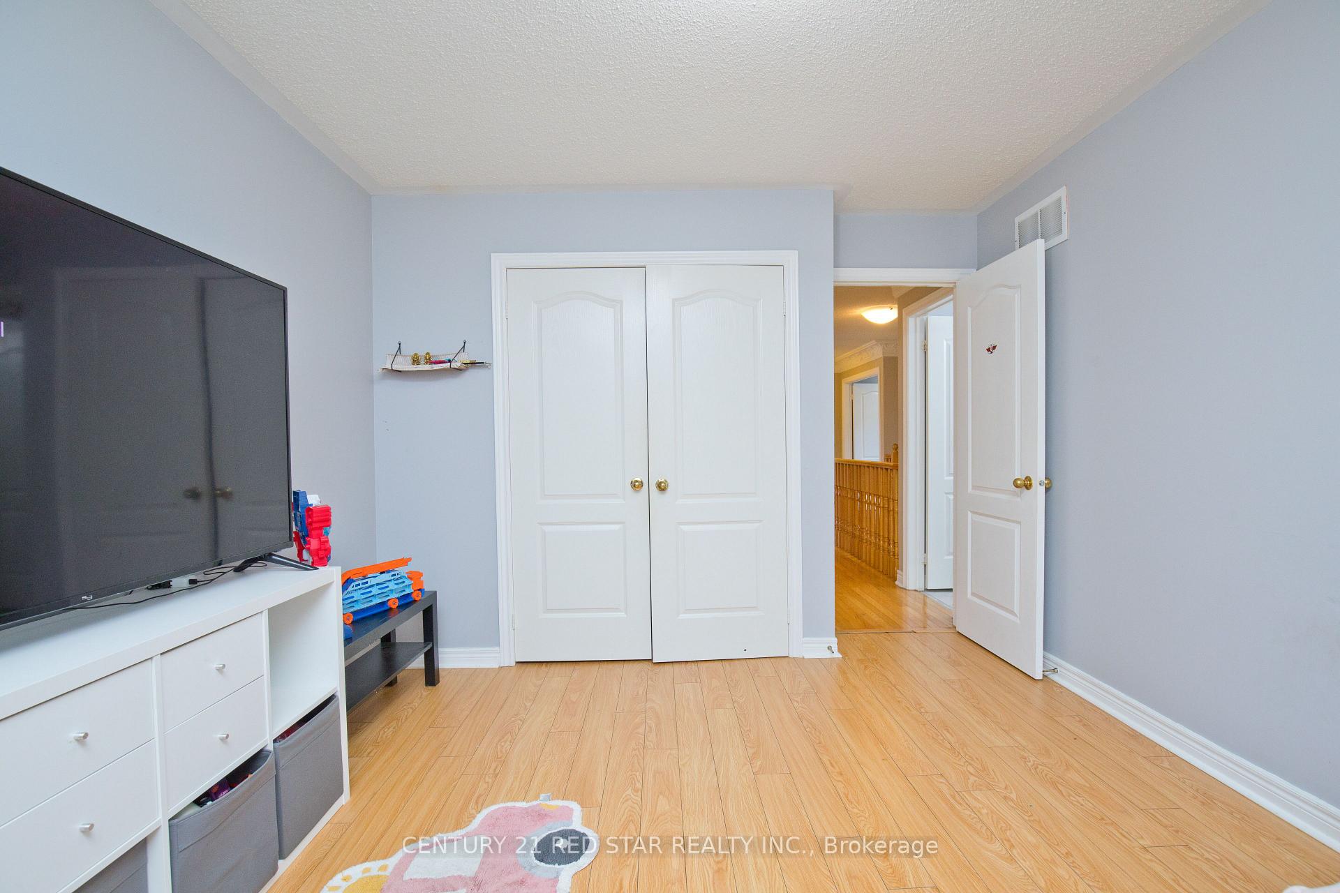 Photo 34 of 3 Okanagan Drive, Brampton, Sandringham-Wellington — HOMEH