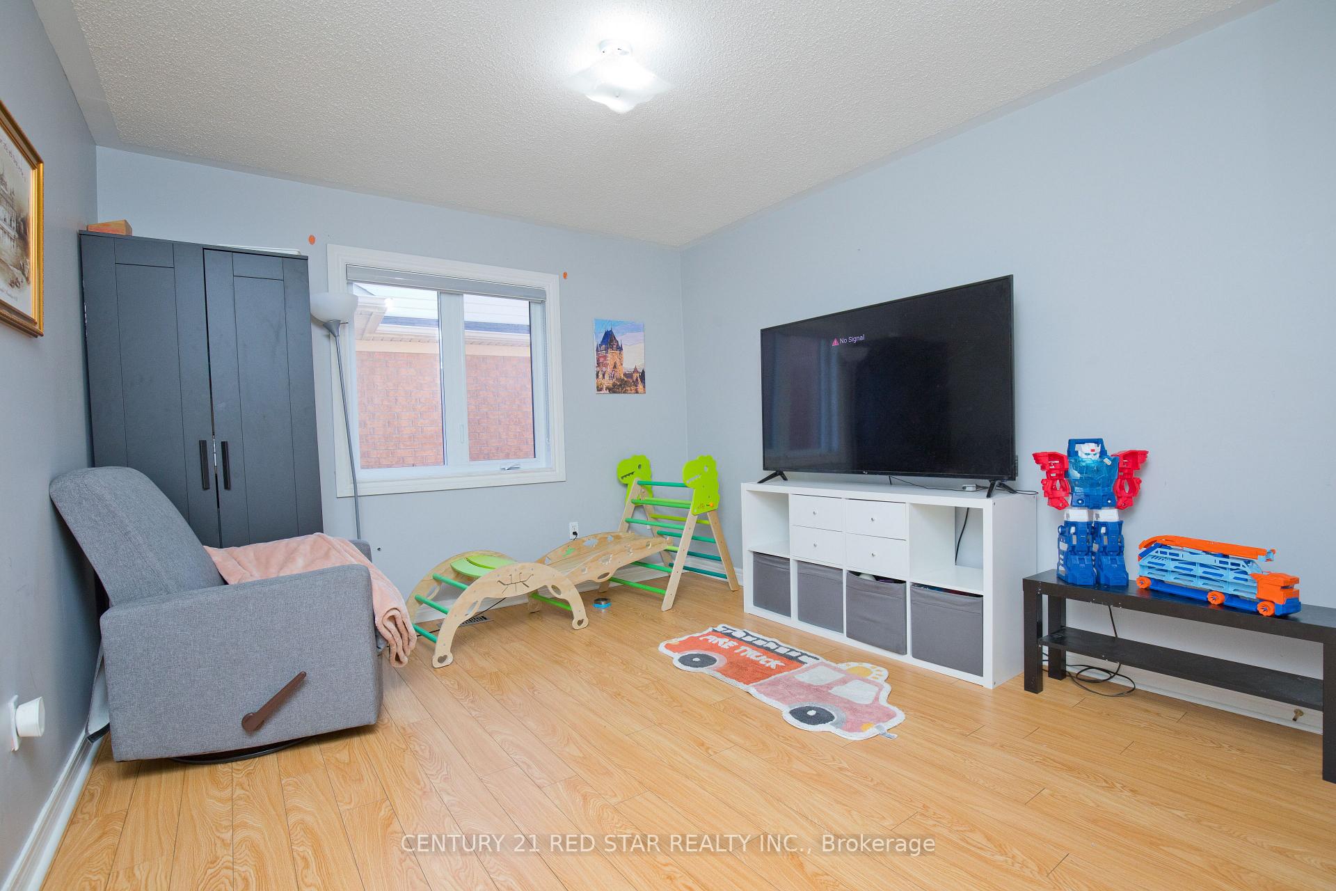 Photo 35 of 3 Okanagan Drive, Brampton, Sandringham-Wellington — HOMEH