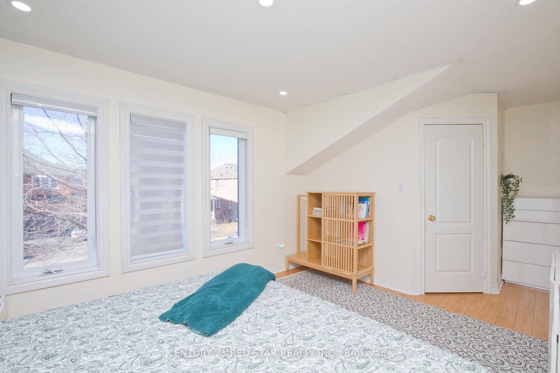 Photo 37 of 3 Okanagan Drive, Brampton, Sandringham-Wellington — HOMEH
