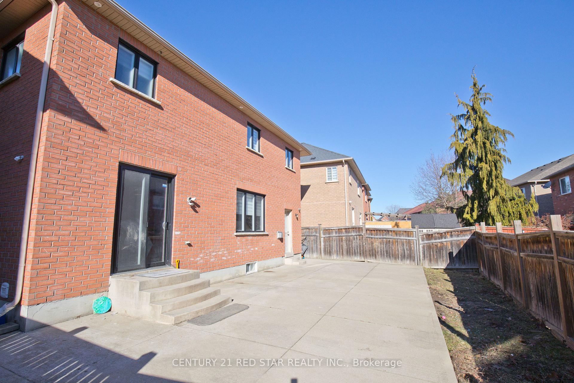 Photo 48 of 3 Okanagan Drive, Brampton, Sandringham-Wellington — HOMEH