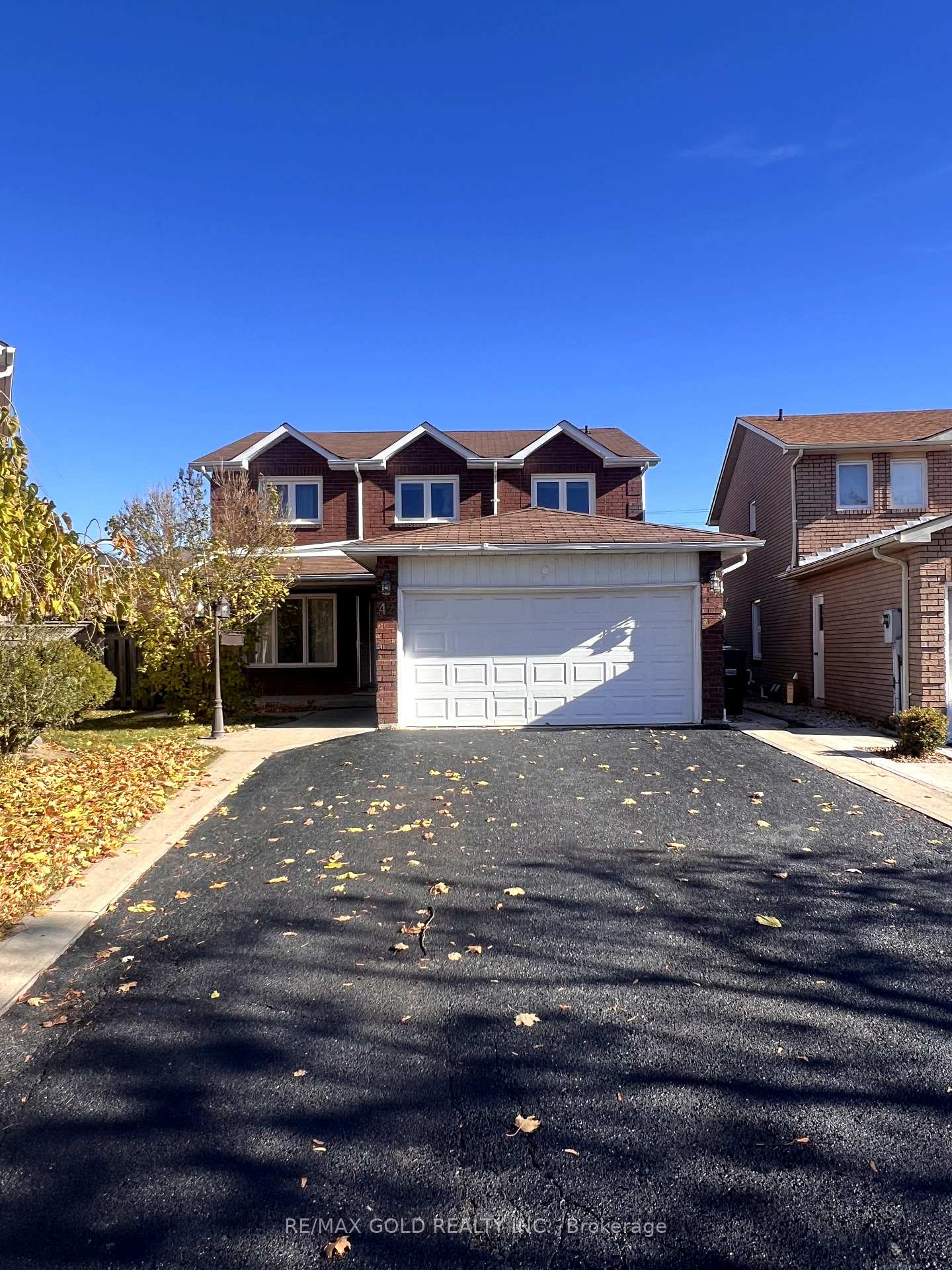 Photo 1 of 42 Toba Crescent, Brampton, Heart Lake East — HOMEH