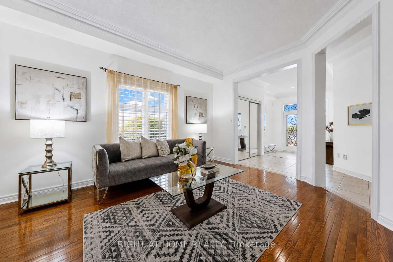 Photo 9 of 26 Ravel Drive, Vaughan, Patterson — HOMEH