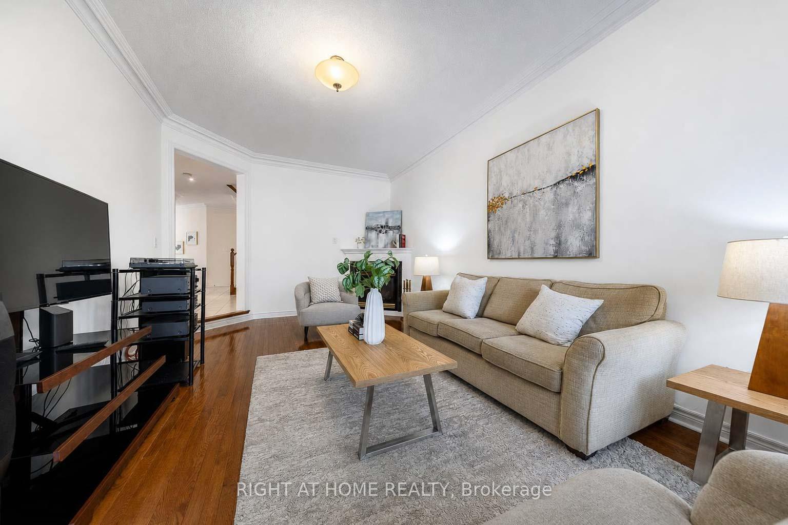 Photo 21 of 26 Ravel Drive, Vaughan, Patterson — HOMEH