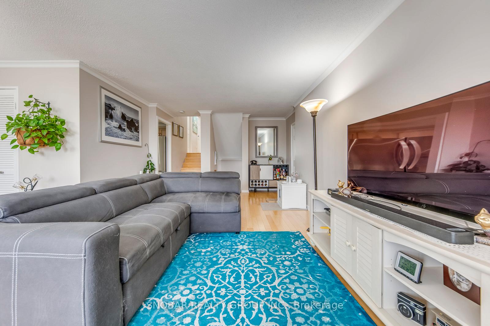 Photo 9 of Unit 810, 11 Wincott Drive, Etobicoke, Kingsview Village-The Westway — HOMEH