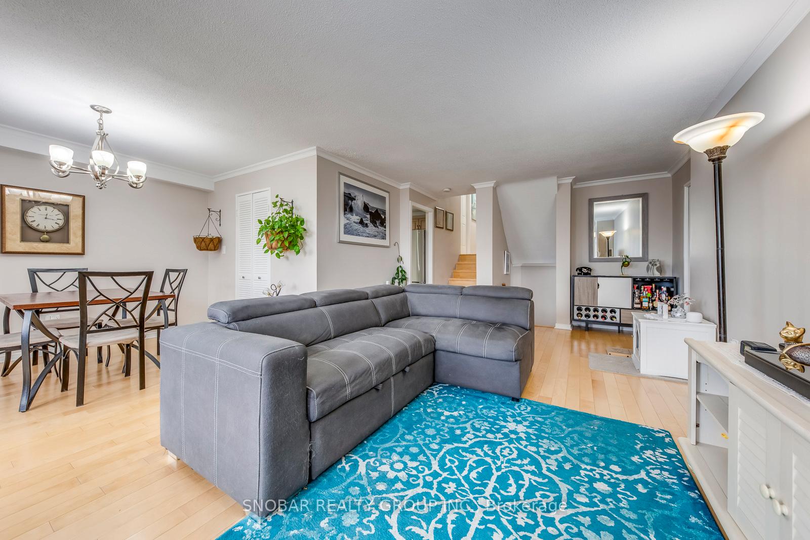Photo 10 of Unit 810, 11 Wincott Drive, Etobicoke, Kingsview Village-The Westway — HOMEH