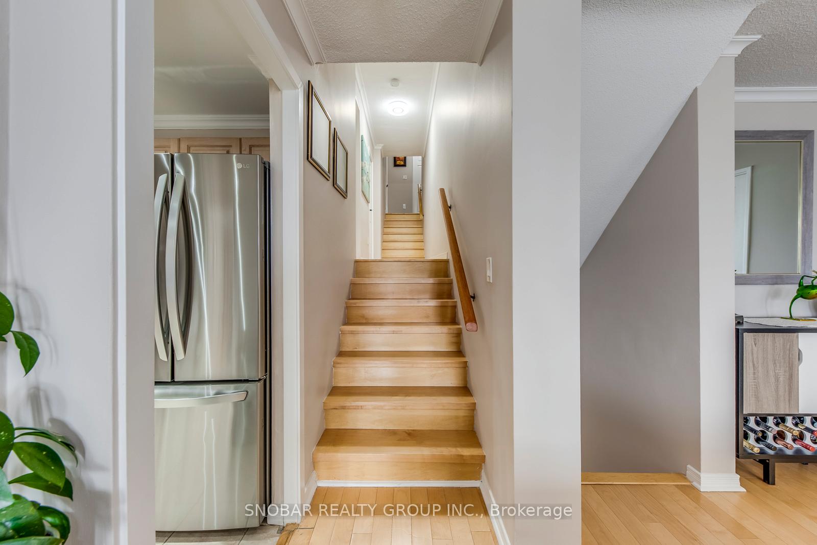 Photo 12 of Unit 810, 11 Wincott Drive, Etobicoke, Kingsview Village-The Westway — HOMEH