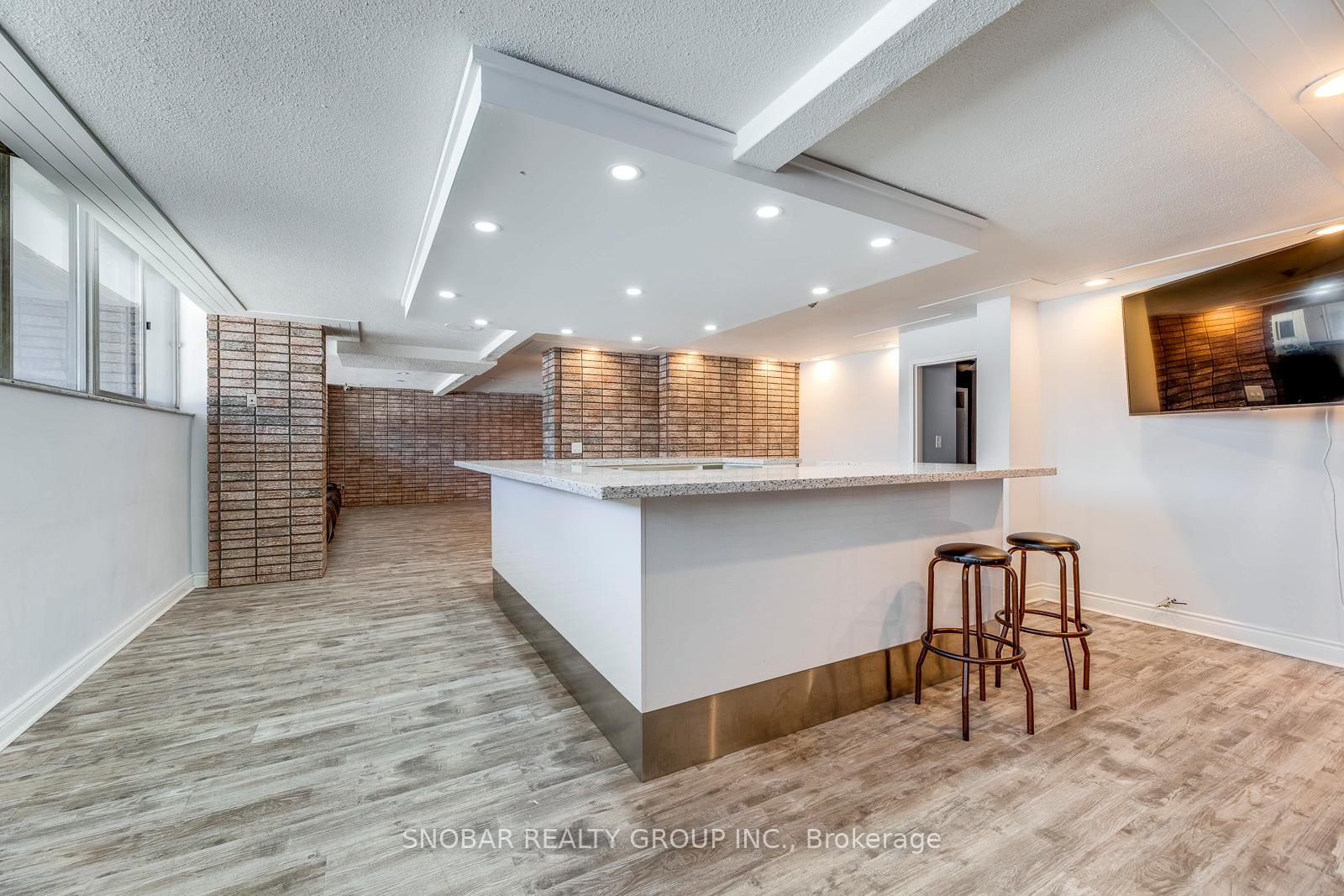 Photo 22 of Unit 810, 11 Wincott Drive, Etobicoke, Kingsview Village-The Westway — HOMEH