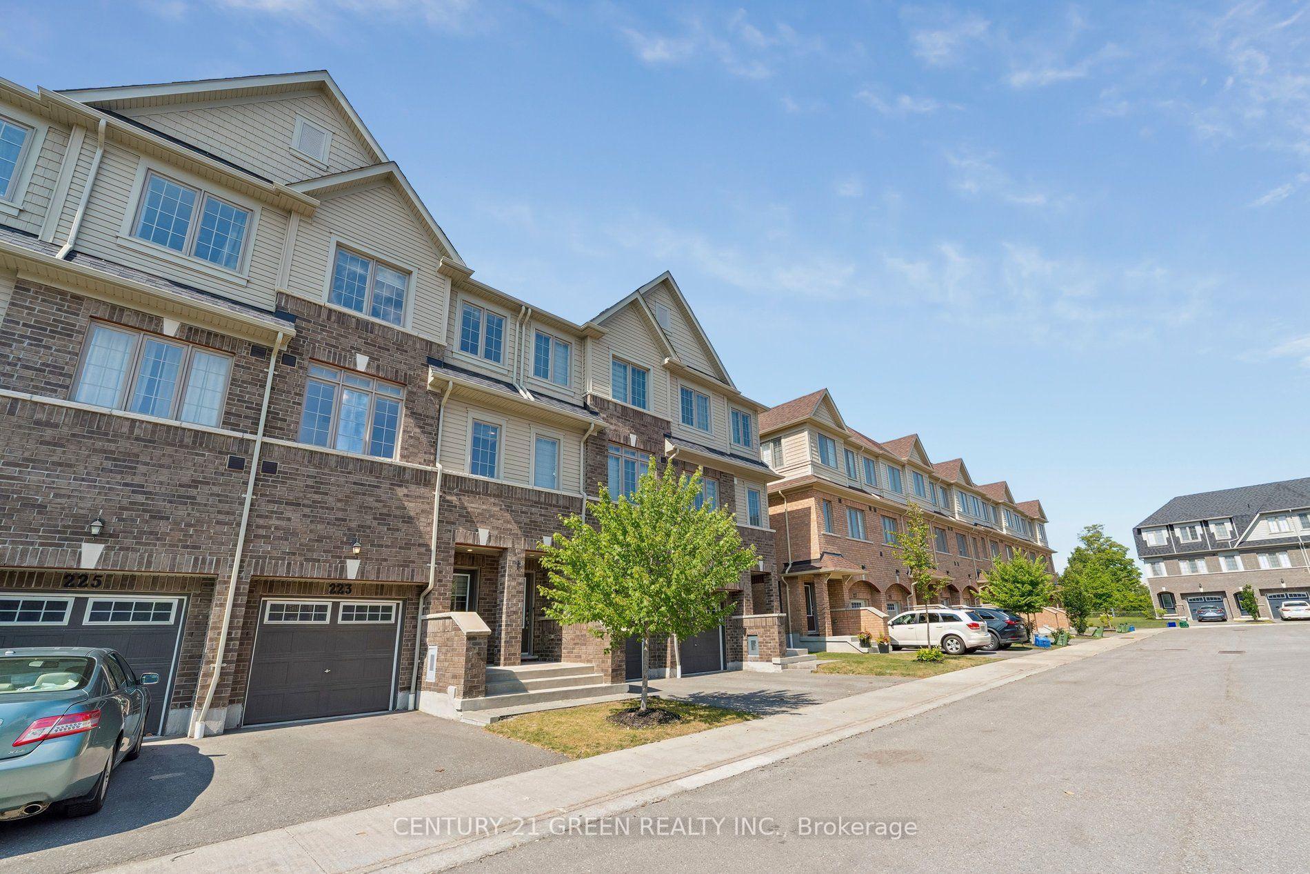 Photo 2 of 223 Danzatore Path, Oshawa, Windfields — HOMEH