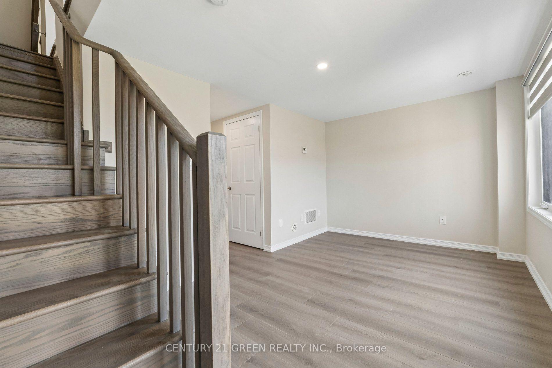 Photo 8 of 223 Danzatore Path, Oshawa, Windfields — HOMEH