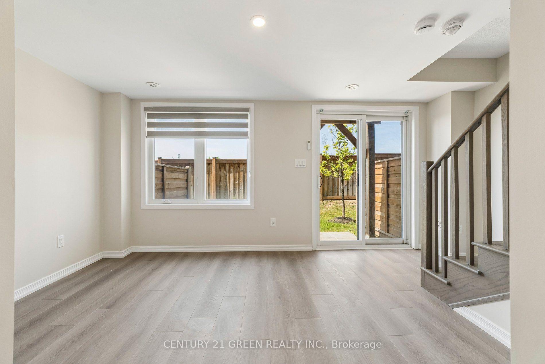 Photo 10 of 223 Danzatore Path, Oshawa, Windfields — HOMEH