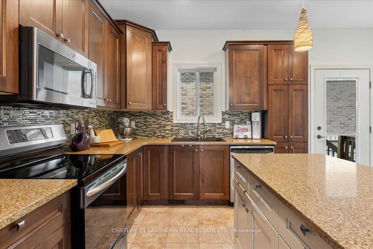 Photo 13 of 18 McDougall Drive, Belleville, Thurlow Ward — HOMEH