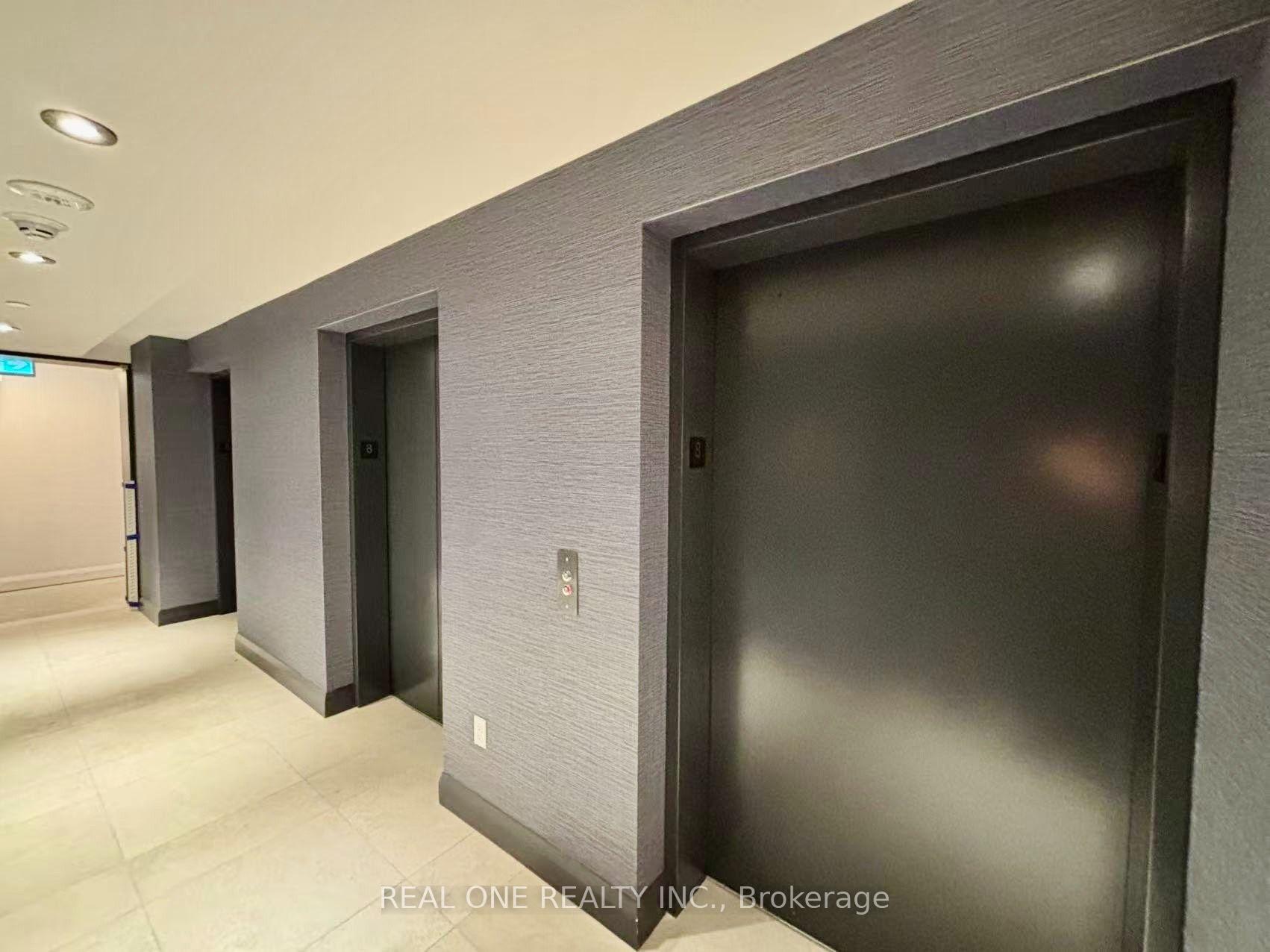 Photo 3 of Unit 1706, 38 Annie Craig Drive, Etobicoke, Mimico — HOMEH