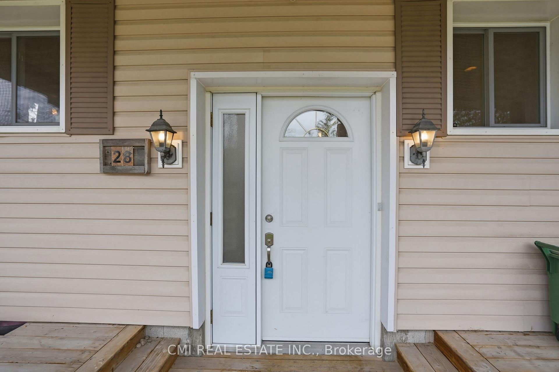 Photo 4 of 28 River Drive, Kawartha Lakes, Fenelon Falls — HOMEH