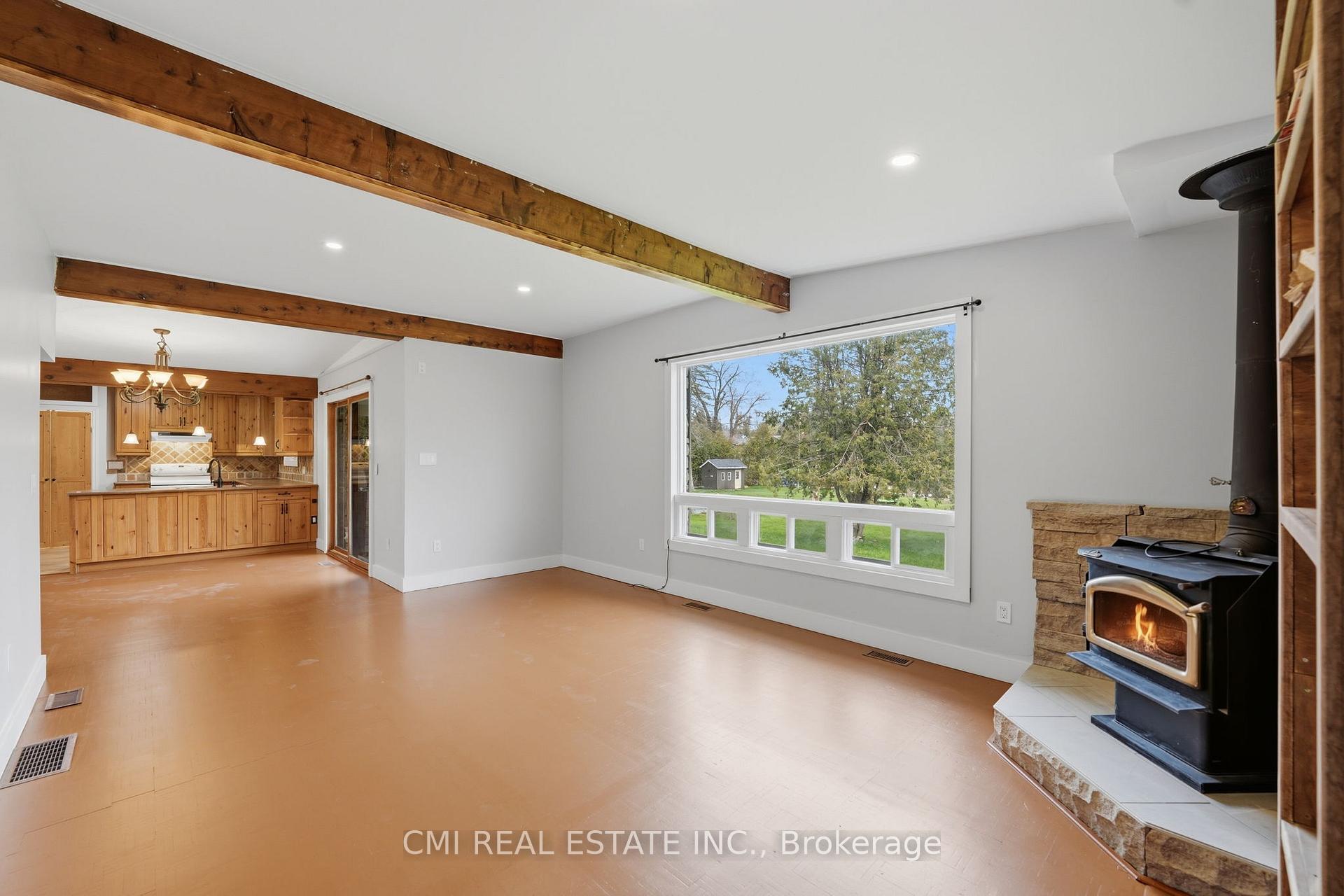 Photo 7 of 28 River Drive, Kawartha Lakes, Fenelon Falls — HOMEH
