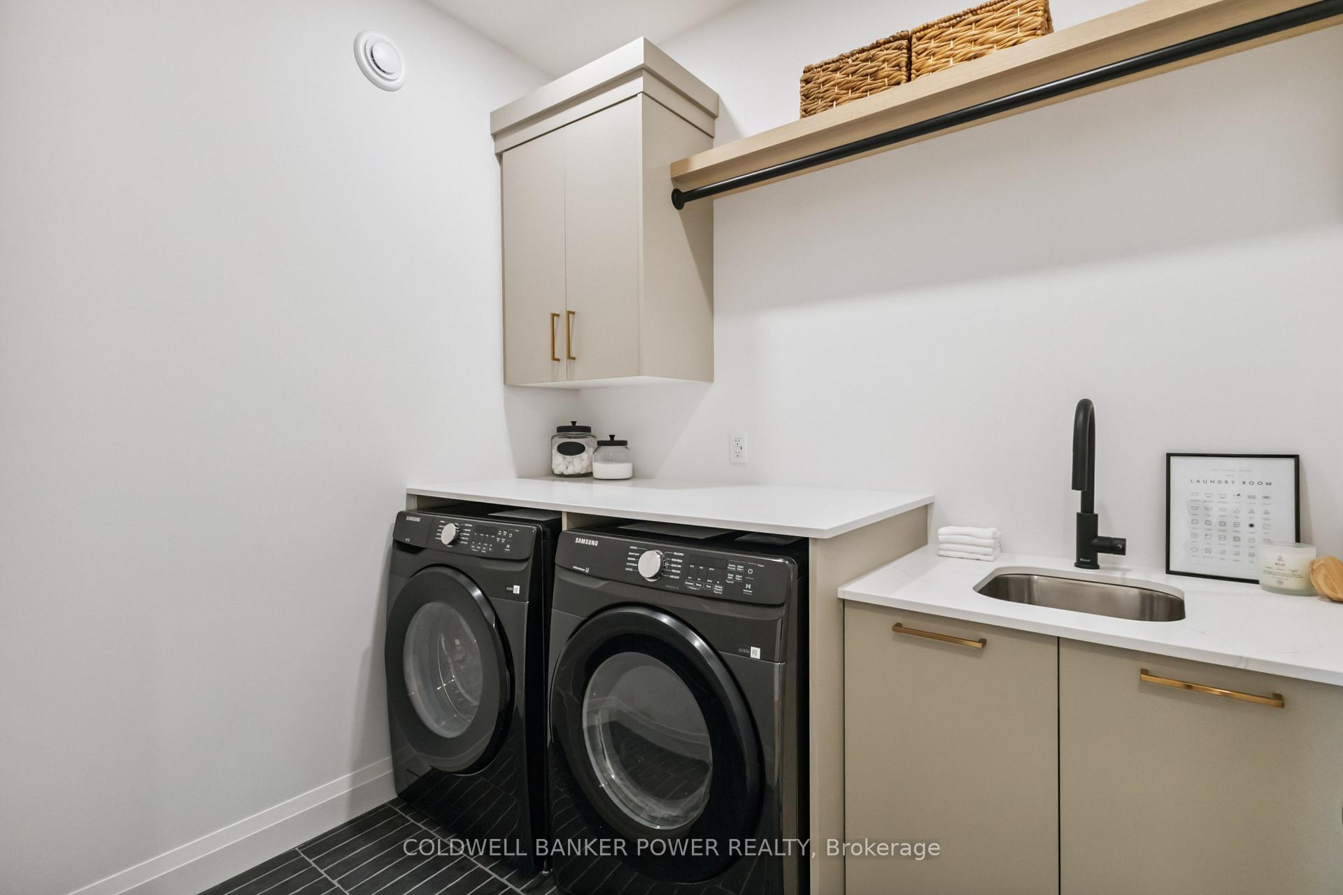 Photo 11 of 6341 Jack England Drive, London, South V — HOMEH