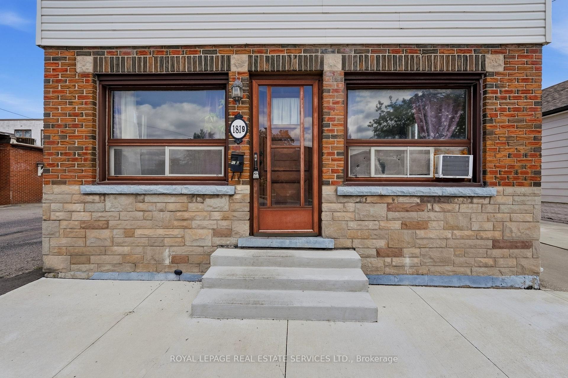 Photo 5 of 1819 Main Street E, Hamilton, McQuesten — HOMEH