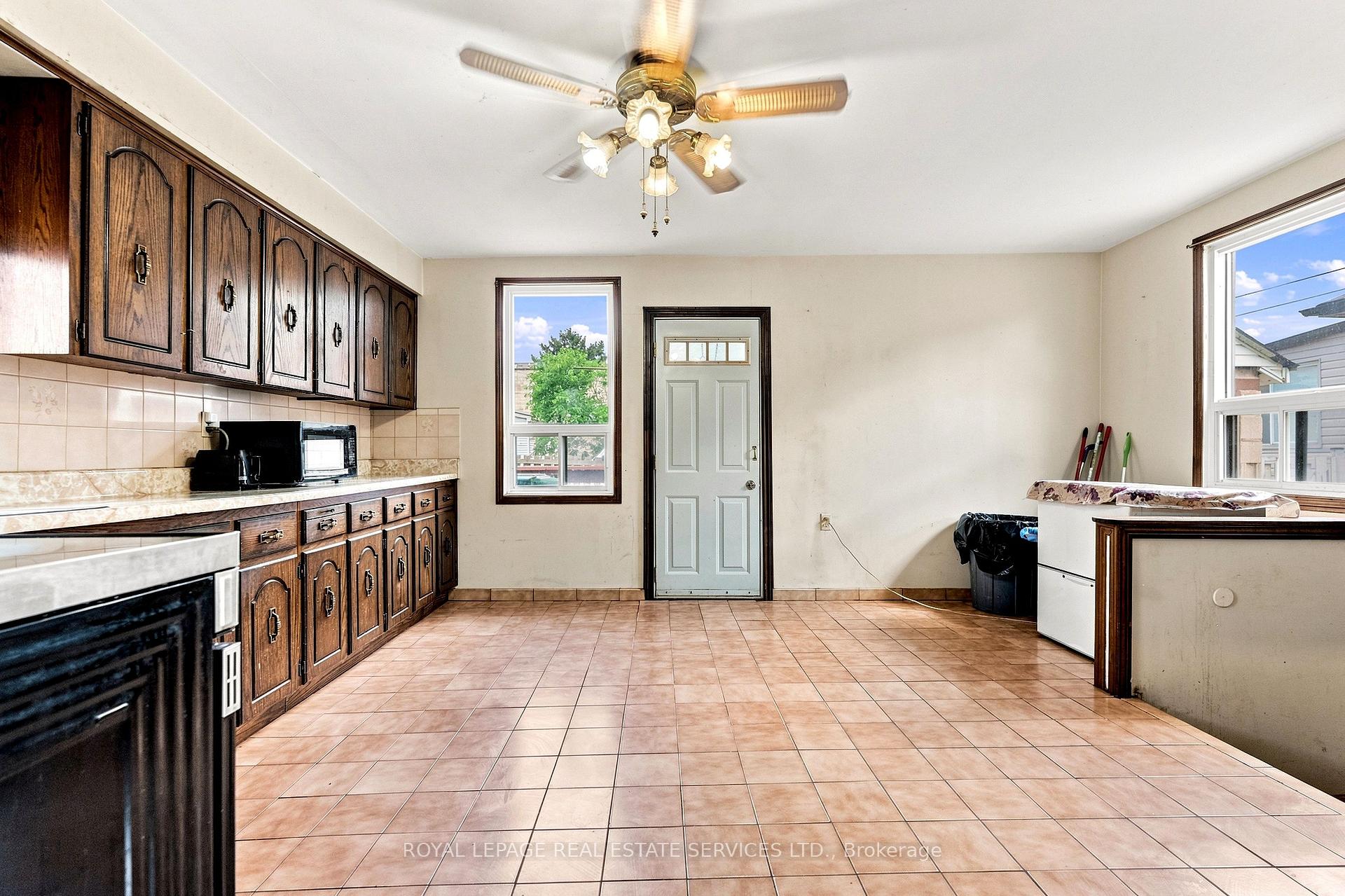Photo 14 of 1819 Main Street E, Hamilton, McQuesten — HOMEH