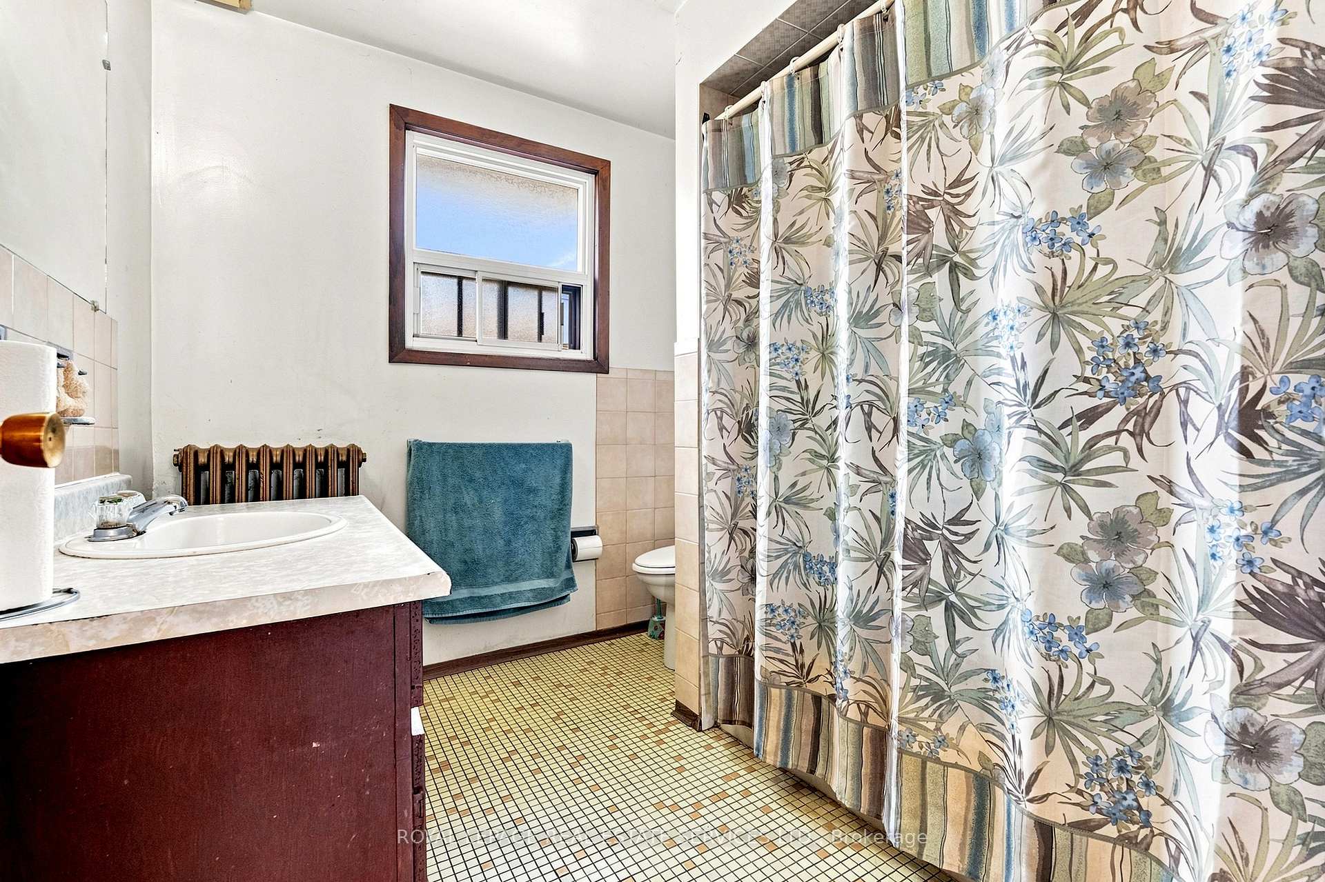 Photo 17 of 1819 Main Street E, Hamilton, McQuesten — HOMEH