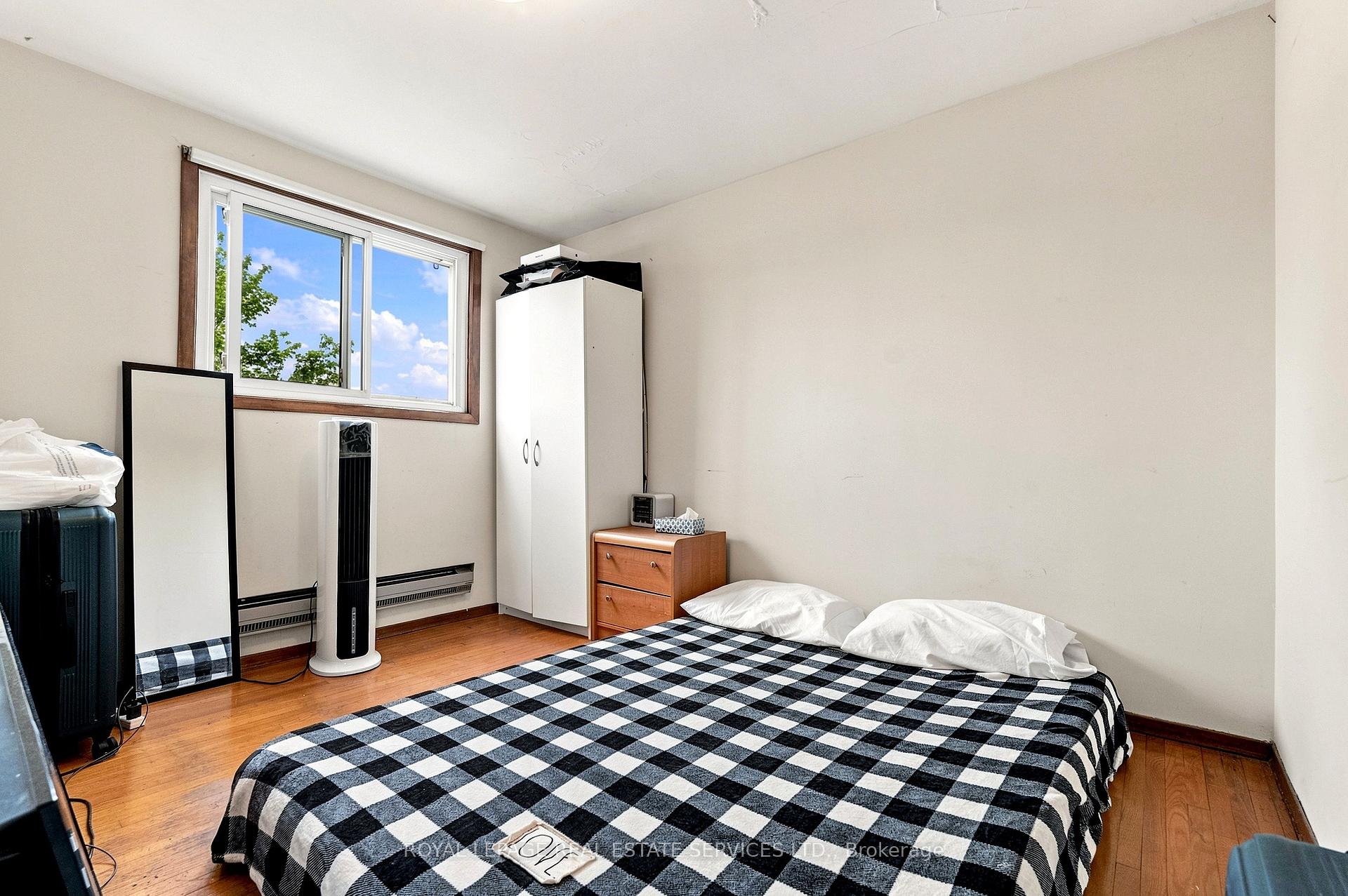 Photo 22 of 1819 Main Street E, Hamilton, McQuesten — HOMEH