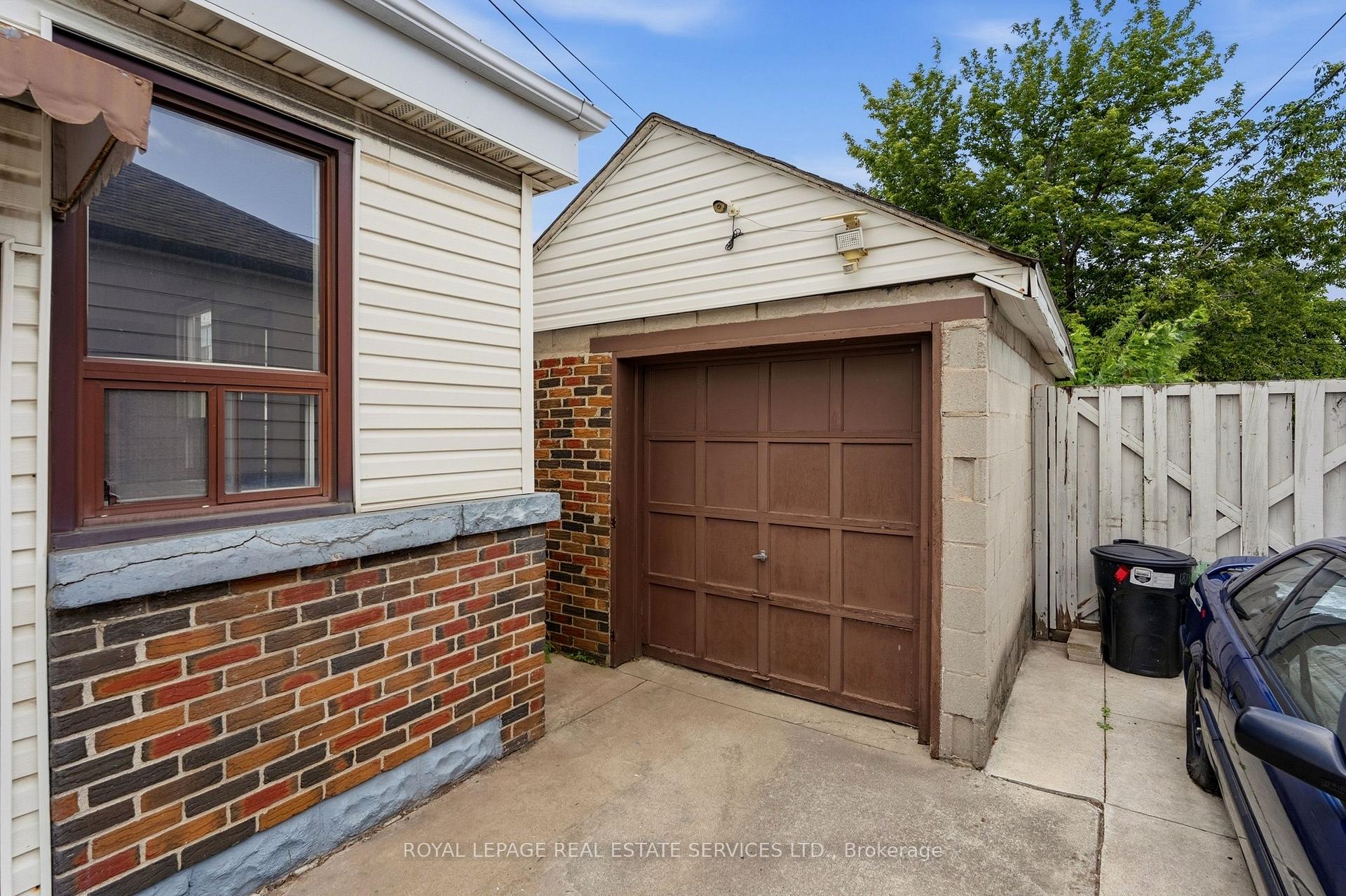 Photo 31 of 1819 Main Street E, Hamilton, McQuesten — HOMEH