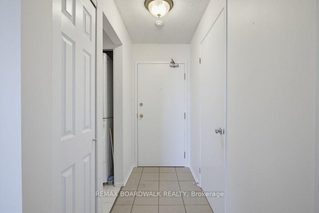 Photo 2 of Unit 207, 250 Brittany Drive, Ottawa, Viscount Alexander Park — HOMEH