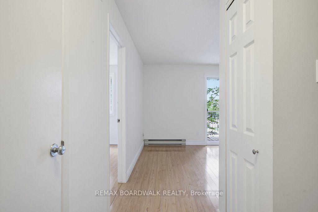 Photo 3 of Unit 207, 250 Brittany Drive, Ottawa, Viscount Alexander Park — HOMEH