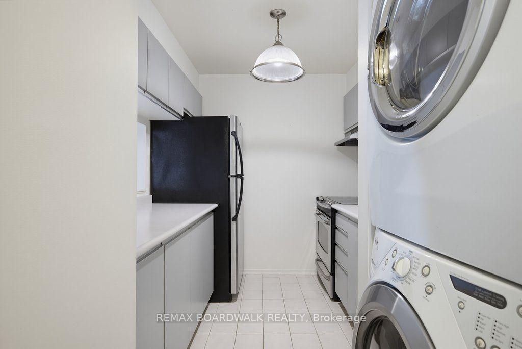 Photo 4 of Unit 207, 250 Brittany Drive, Ottawa, Viscount Alexander Park — HOMEH