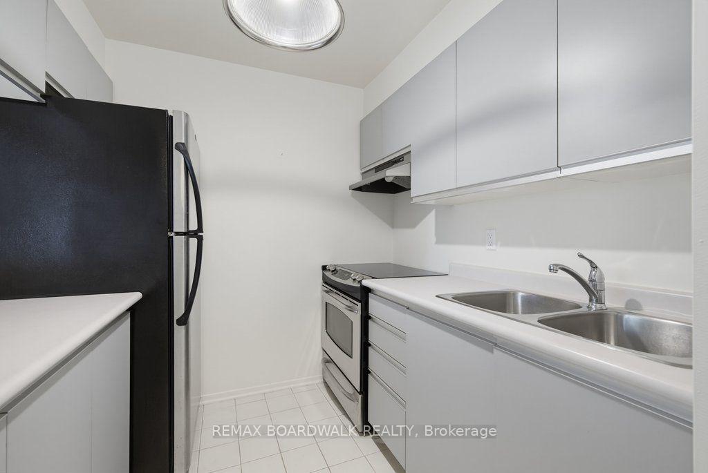 Photo 5 of Unit 207, 250 Brittany Drive, Ottawa, Viscount Alexander Park — HOMEH