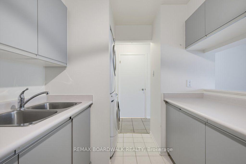 Photo 6 of Unit 207, 250 Brittany Drive, Ottawa, Viscount Alexander Park — HOMEH