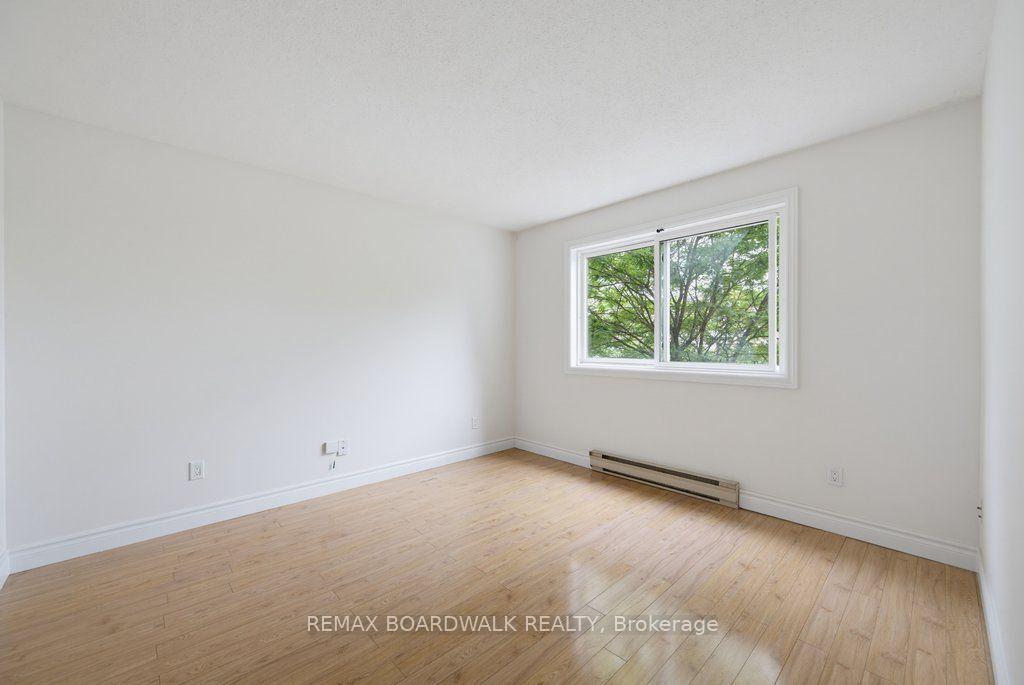 Photo 12 of Unit 207, 250 Brittany Drive, Ottawa, Viscount Alexander Park — HOMEH