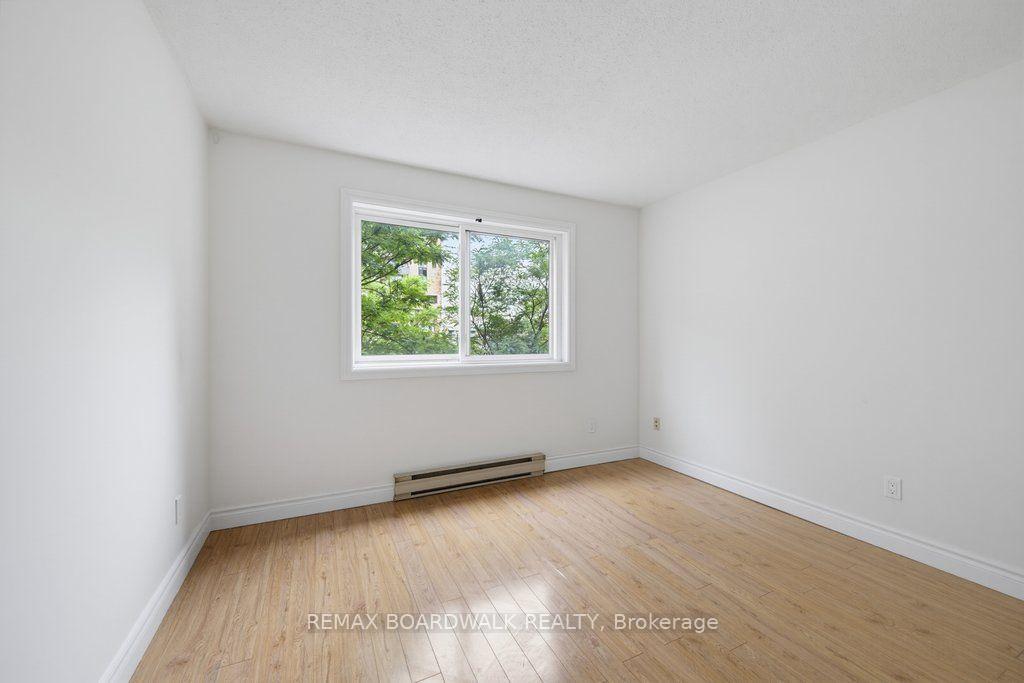 Photo 14 of Unit 207, 250 Brittany Drive, Ottawa, Viscount Alexander Park — HOMEH