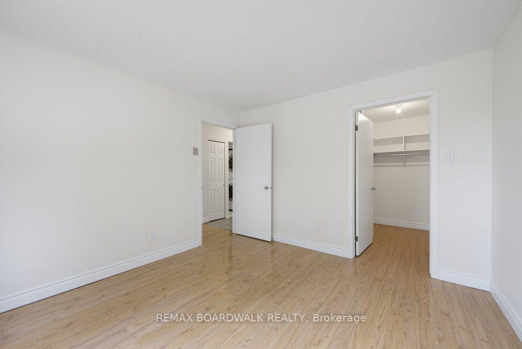 Photo 15 of Unit 207, 250 Brittany Drive, Ottawa, Viscount Alexander Park — HOMEH