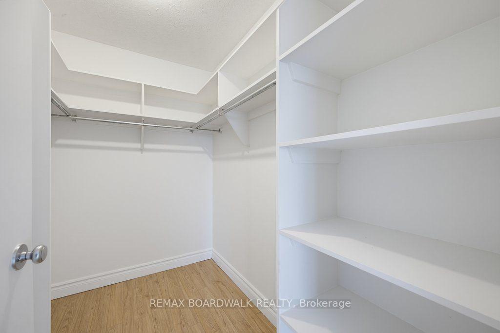 Photo 16 of Unit 207, 250 Brittany Drive, Ottawa, Viscount Alexander Park — HOMEH