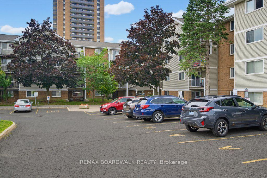 Photo 31 of Unit 207, 250 Brittany Drive, Ottawa, Viscount Alexander Park — HOMEH
