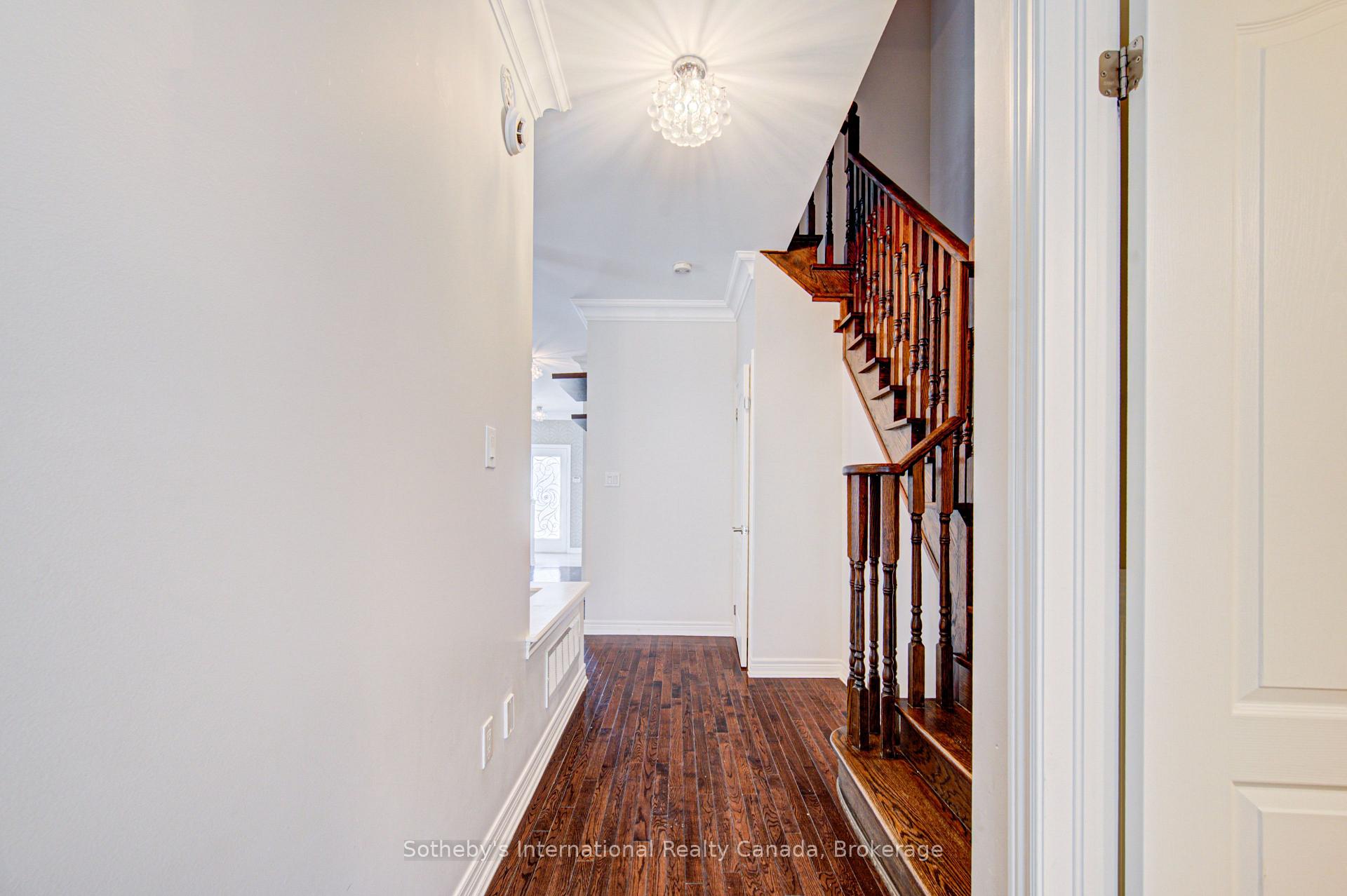 Photo 11 of 9 Aidan Drive, Vaughan, Vellore Village — HOMEH