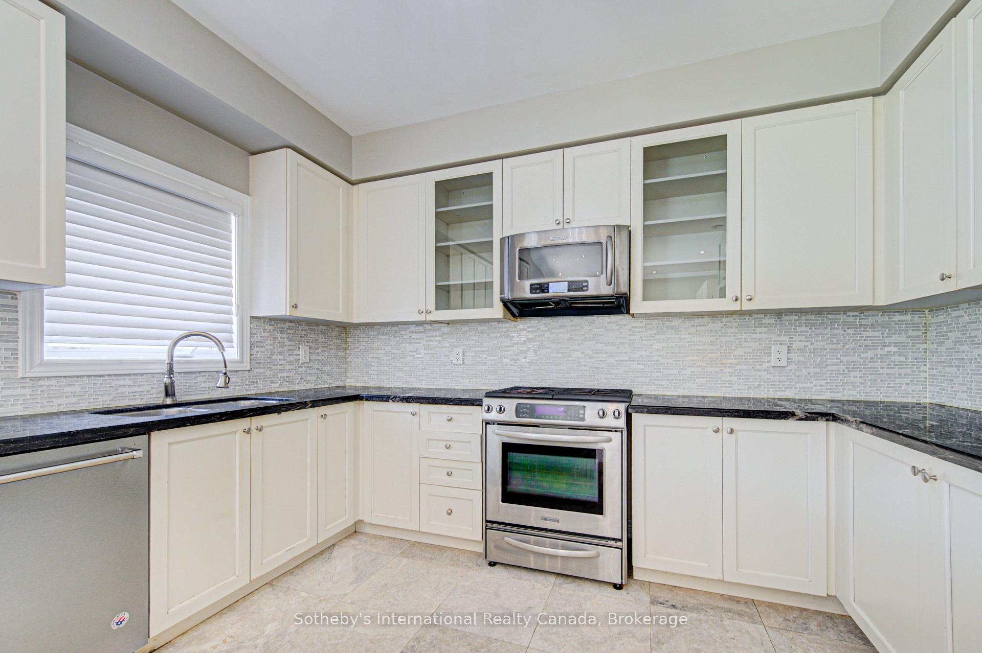 Photo 16 of 9 Aidan Drive, Vaughan, Vellore Village — HOMEH