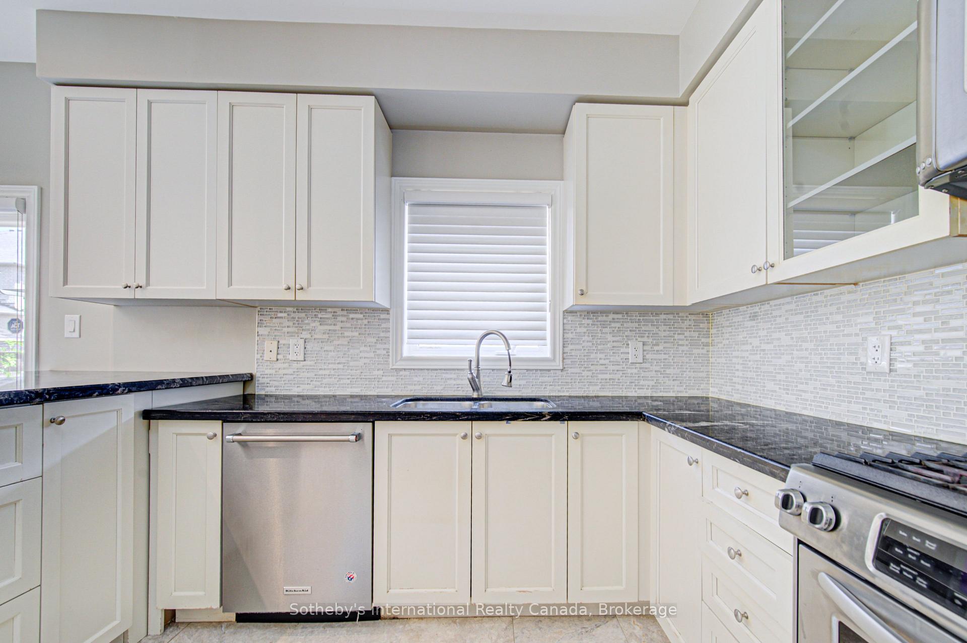 Photo 18 of 9 Aidan Drive, Vaughan, Vellore Village — HOMEH