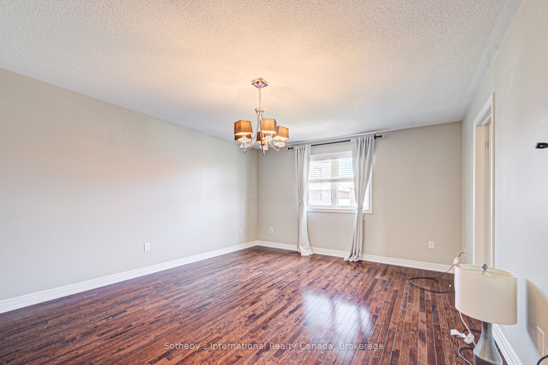 Photo 22 of 9 Aidan Drive, Vaughan, Vellore Village — HOMEH