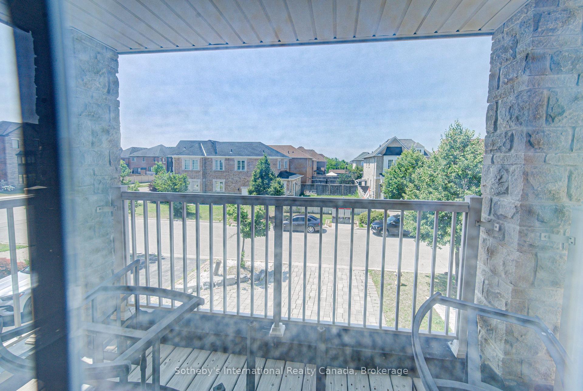 Photo 28 of 9 Aidan Drive, Vaughan, Vellore Village — HOMEH